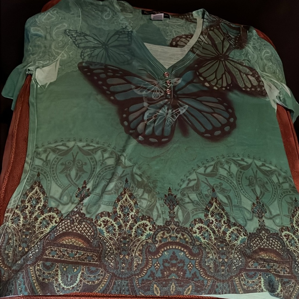 Appropriate Behavior Butterfly Top - Picture 13 of 16